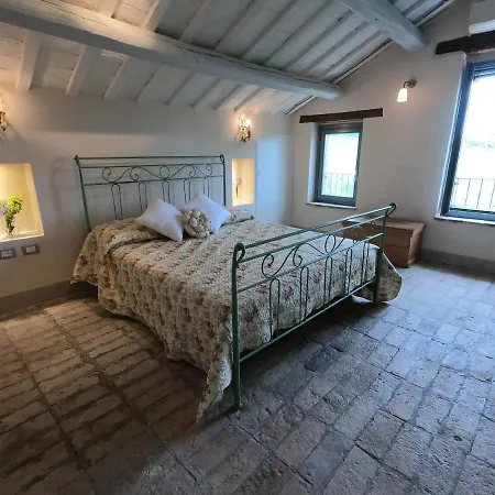 Casale Iris * Belmonte Piceno