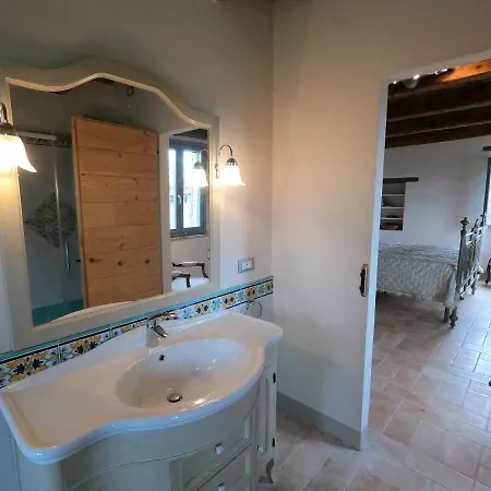 Casale Iris