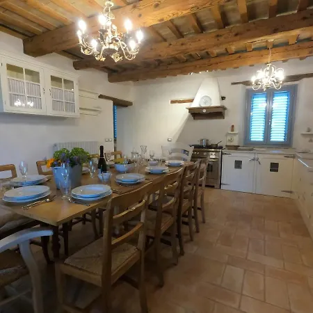 Casale Iris Vila