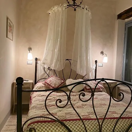 Casale Iris