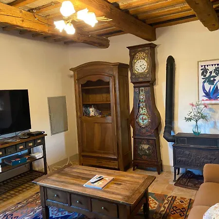 Casale Iris Vila